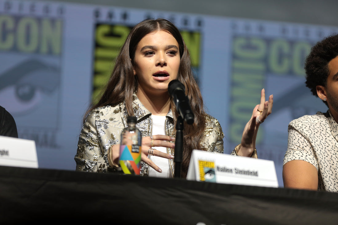 Hailee Steinfeld at San Diego Comic-Con in 2018; photo by Gage Skidmore, CC BY-SA 2.0 via Wikimedia Commons
