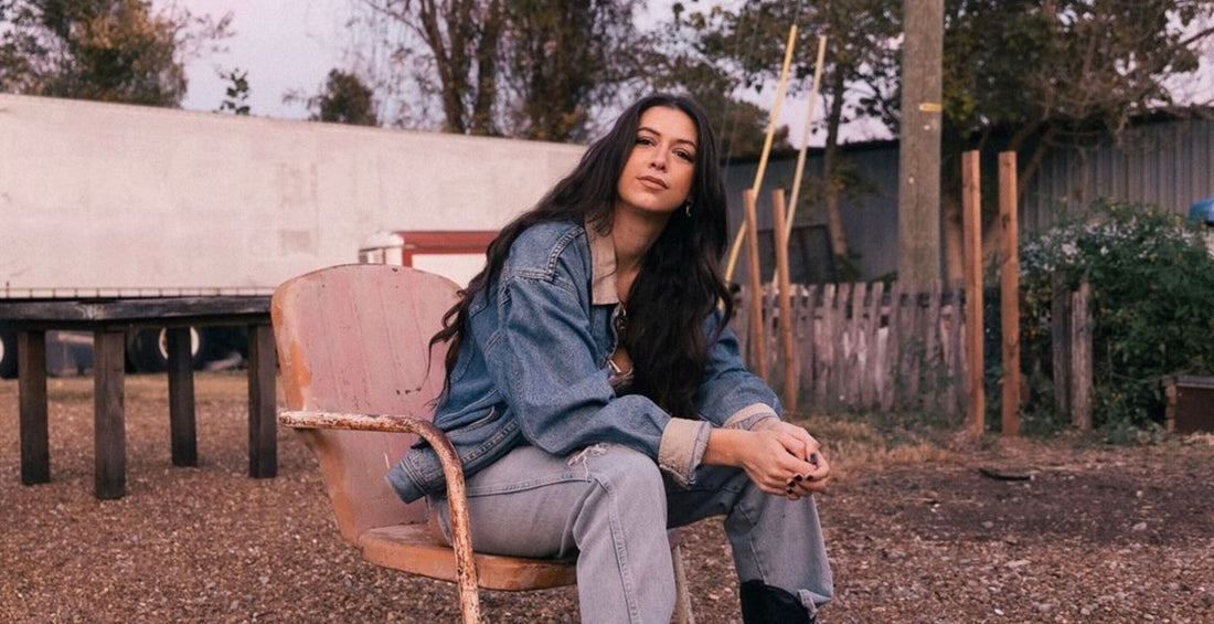 Robyn Ottolini in a 2025 promotional portrait published with her single “Airplane Bottle.” Archival image, not from the August 2026 PEOPLE sobriety interview.